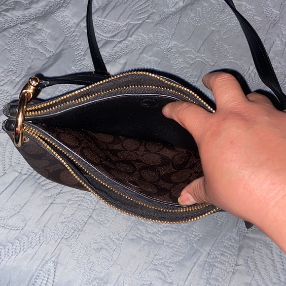 Coach medium crossbody purse - Picture 3 of 6